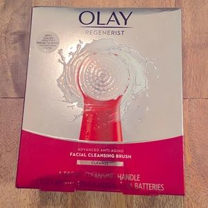 NIB Olay Regenerist facial cleansing brush